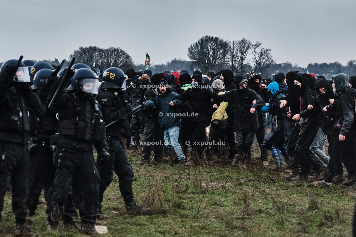 Lützerath - Zehntausende protestieren gegen Braunkohle