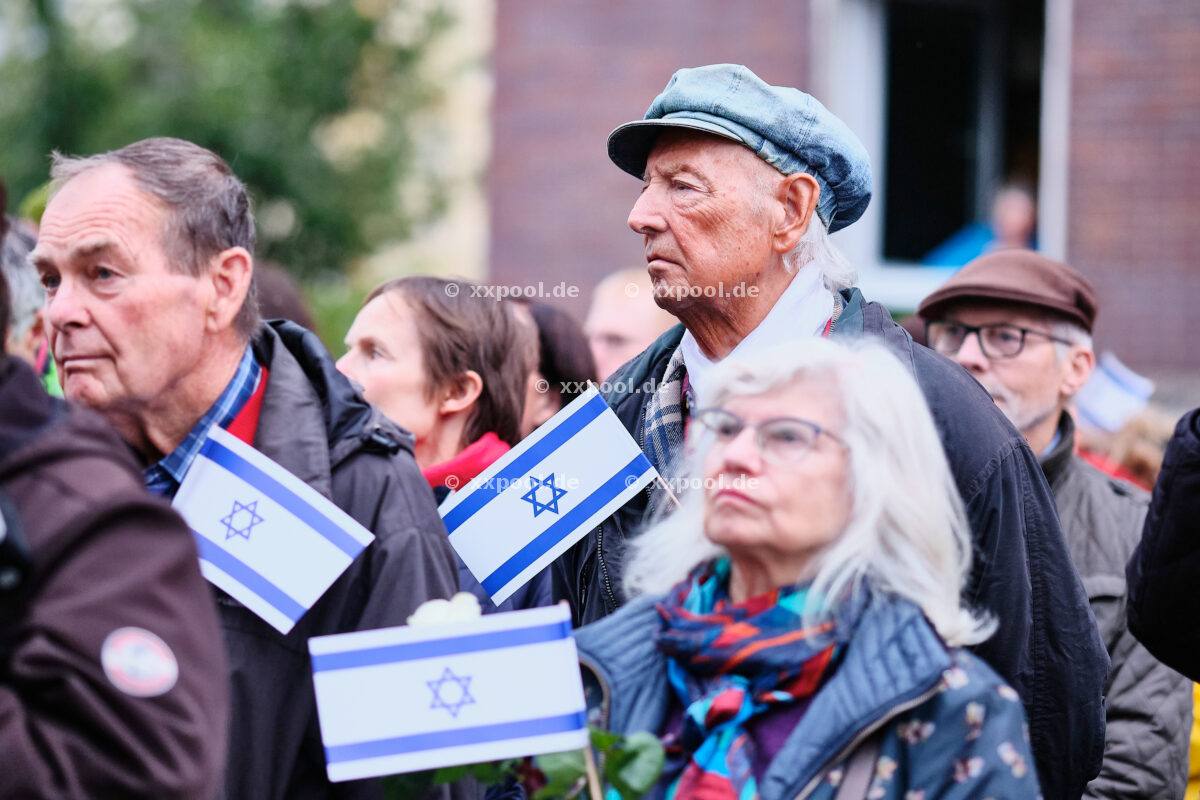 Solidarität an der Düsseldorfer Synagoge