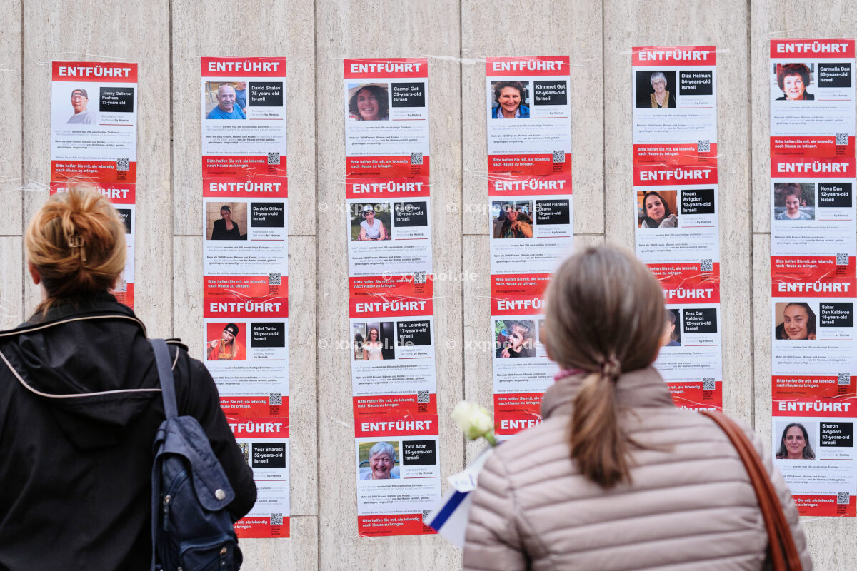 Solidarität an der Düsseldorfer Synagoge