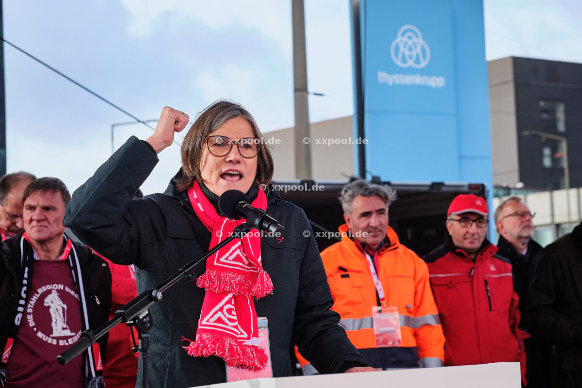 Protest for bridge electricity price